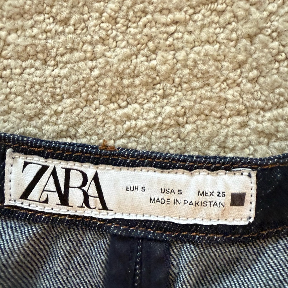 Zara Sleeveless Dark Denim Button-Front Vest - Picture 2 of 2